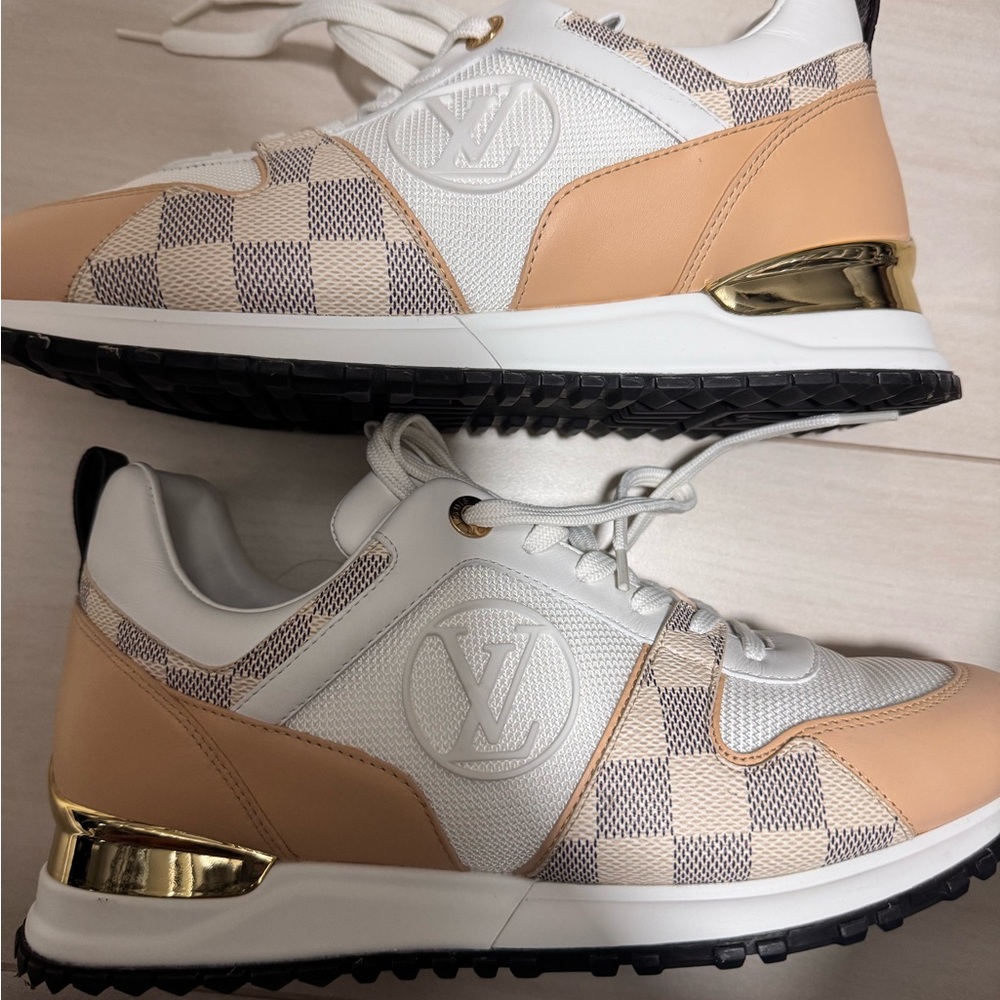 Louis Vuitton Runaway sneaker White and Tan